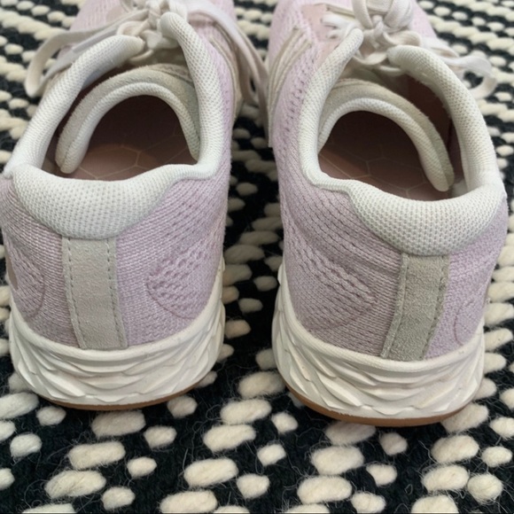Women’s New Balance - Picture 3 of 3